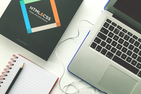 7 Things to Know When Hiring a Website Development Agency